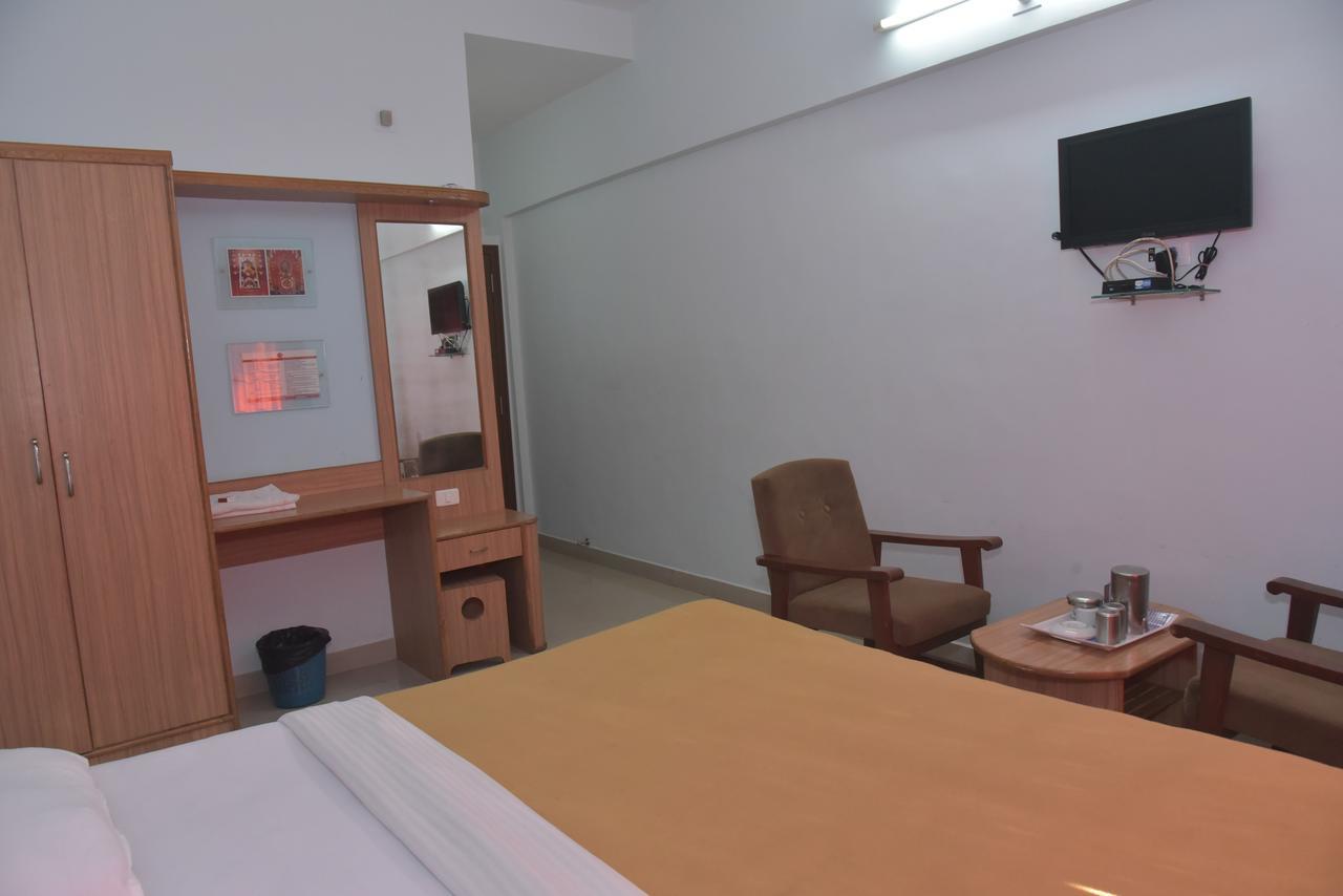 Slr Residency Hotell Subrahmanya Eksteriør bilde